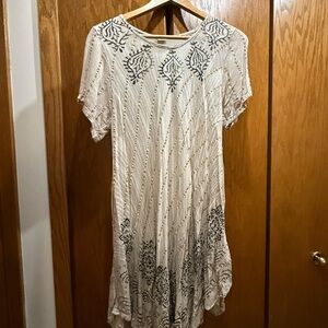 Elegant Cream and Black Patterned Dress